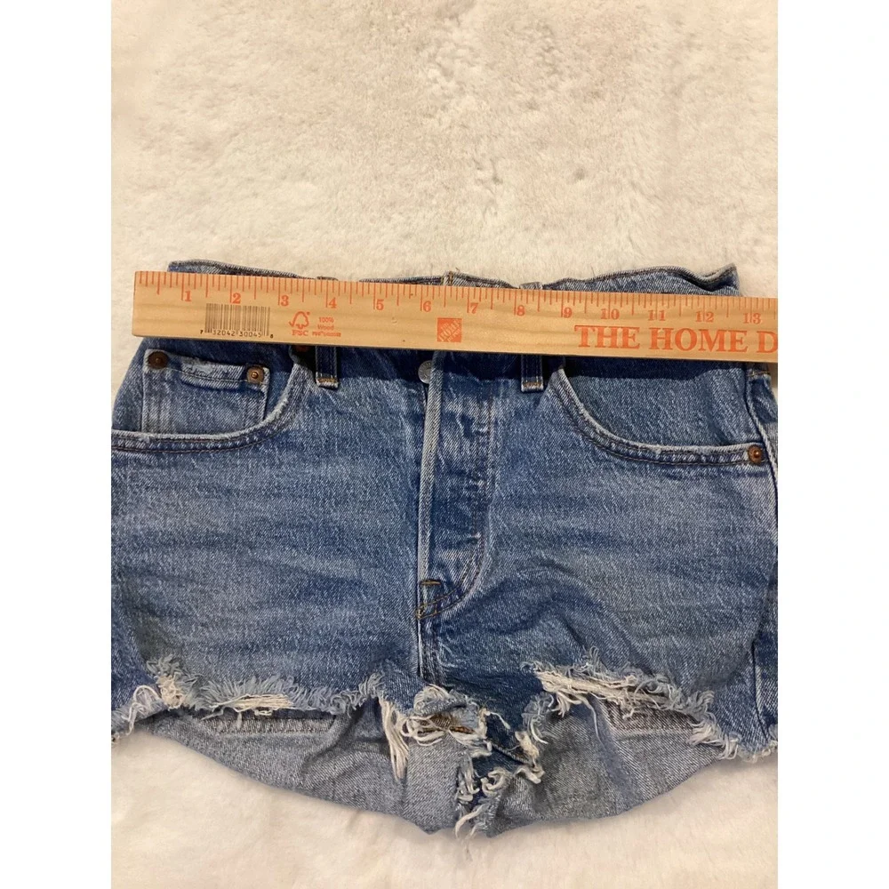 Levis 501 Original High Rise Cut Off Denim Shorts Medium Wash Blue Womens 26‎